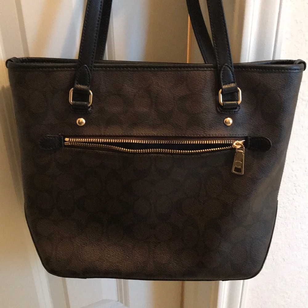 Authentic Coach handbag - Picture 5 of 8